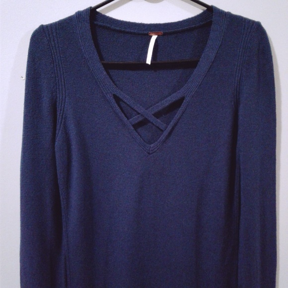 Free People Criss Cross Tunic Sweater - Picture 4 of 8